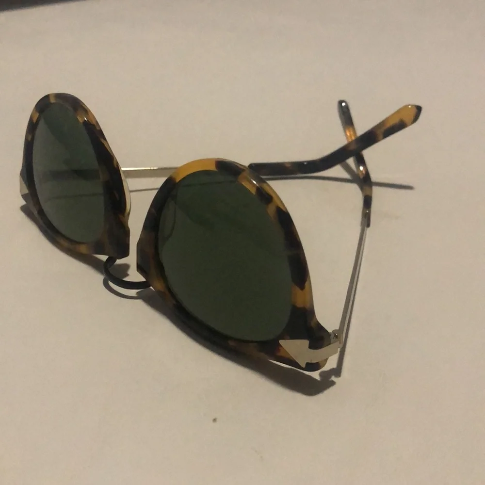 Karen Walker Helter Skelter Tort Sunglasses with Case - Picture 9 of 9